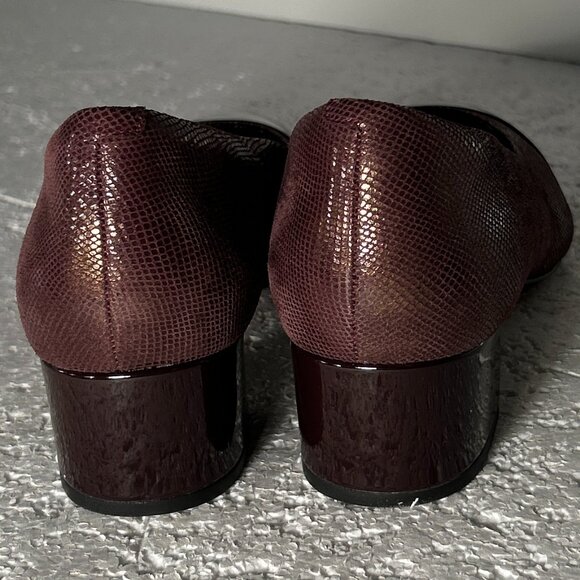 Clarks SZ10 Chartli Cap Toe Block Heel Comfort Shoe Wardrobe Staple Career Dress - Picture 8 of 9